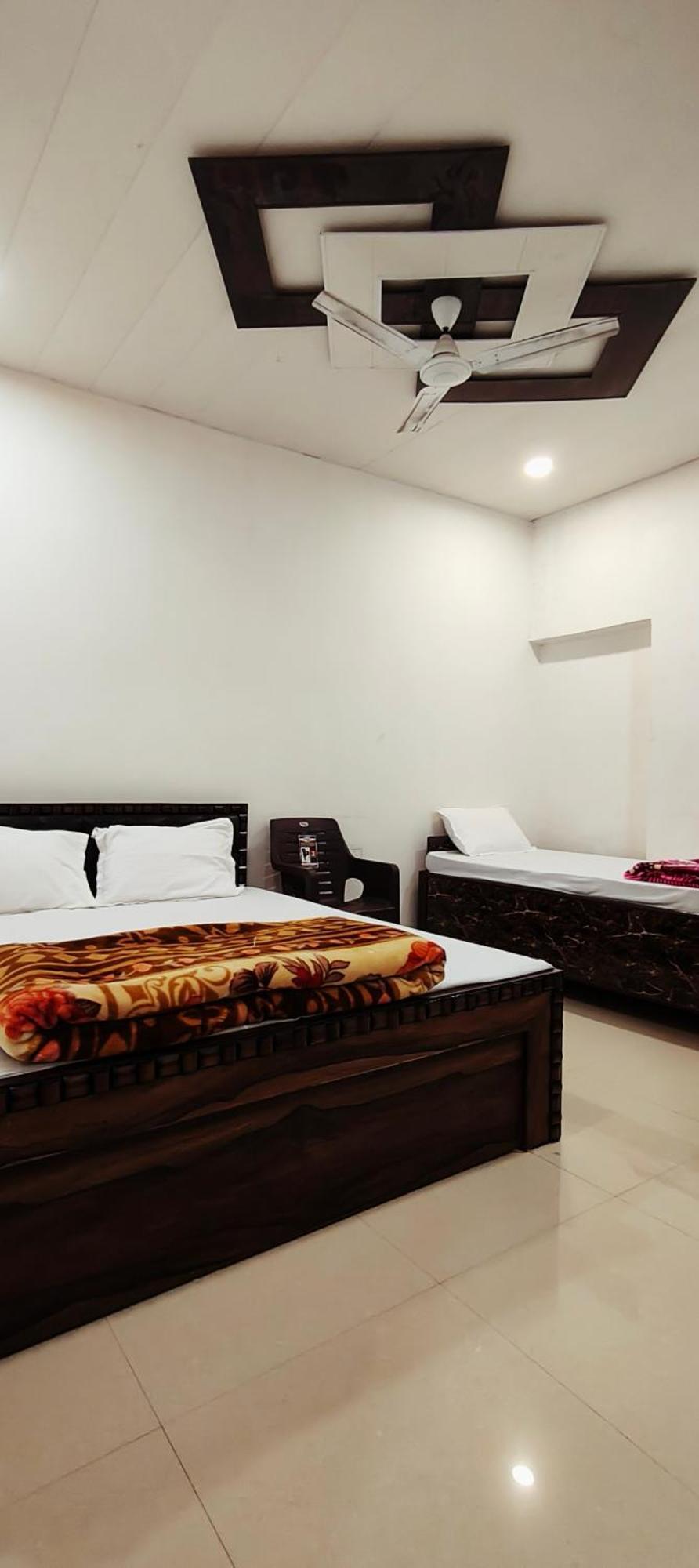 Madhuri Hotel 5*