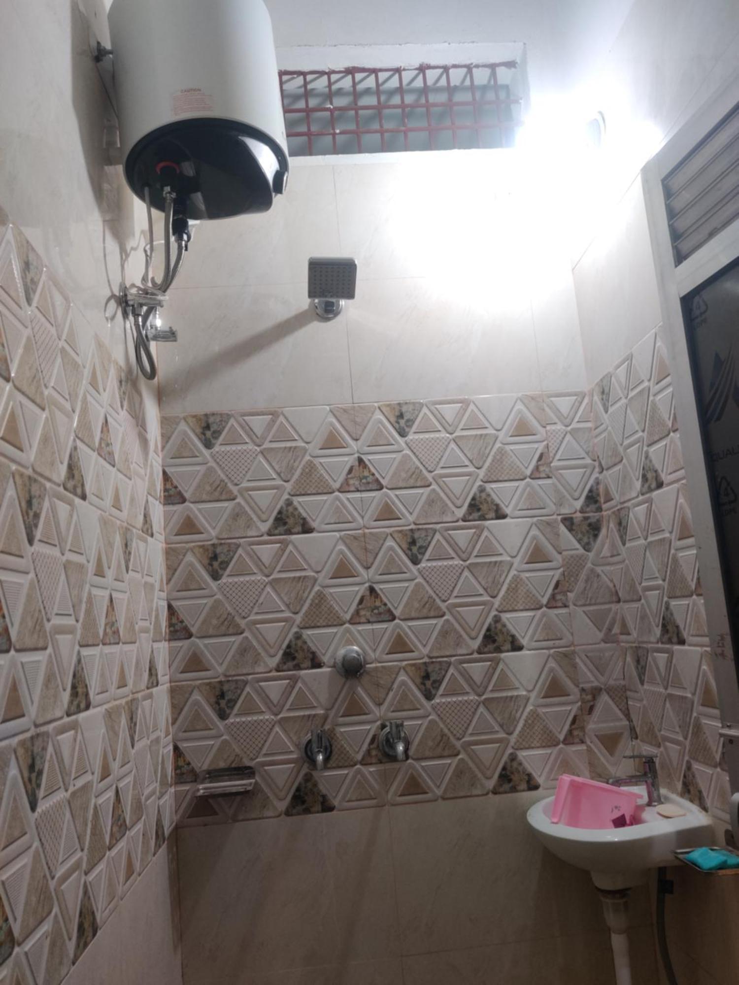 Madhuri Hotel 5*