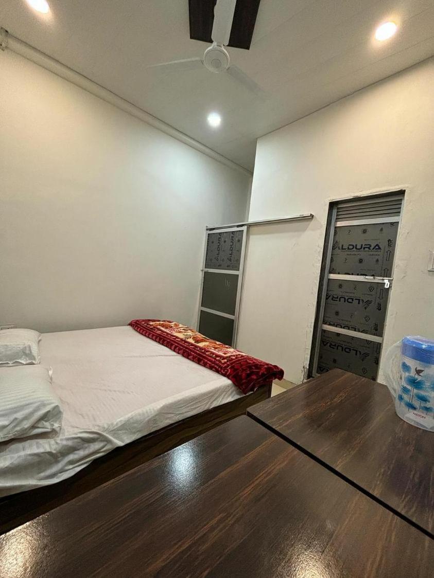 Madhuri Hotel 5*